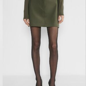 Aritzia Babaton Chisel Skirt in Aventurine Green Size 4